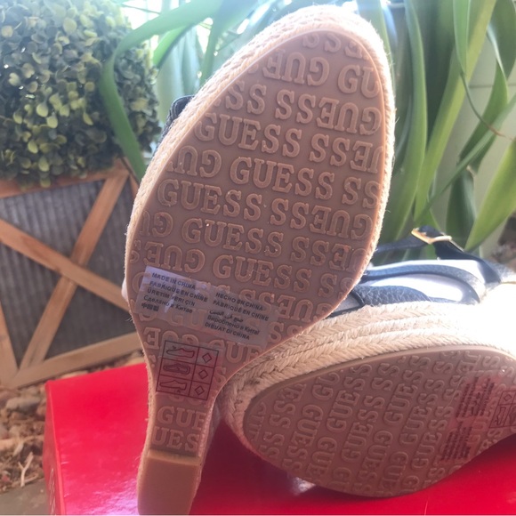 GUESS Janessa Core Wedge - Picture 3 of 7